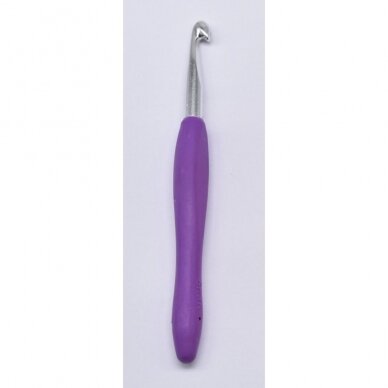 Crochet hook with rubber handle, 10mm